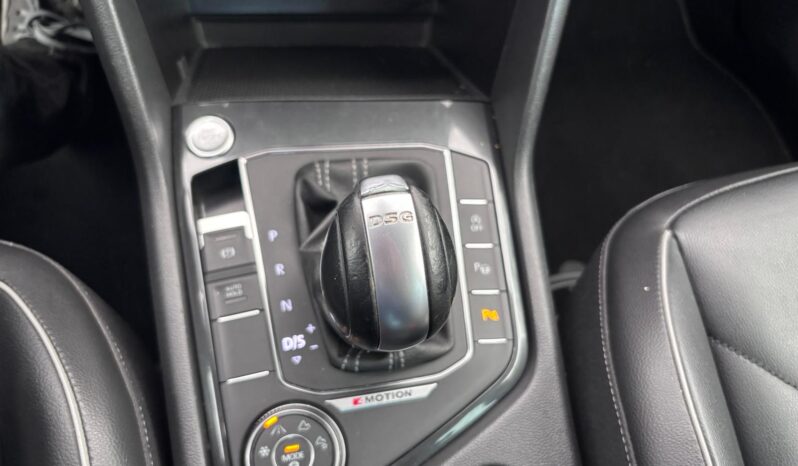 
								Volkswagen Tiguan 2.0 TDI R-line 150CV 4Motion DSG full									