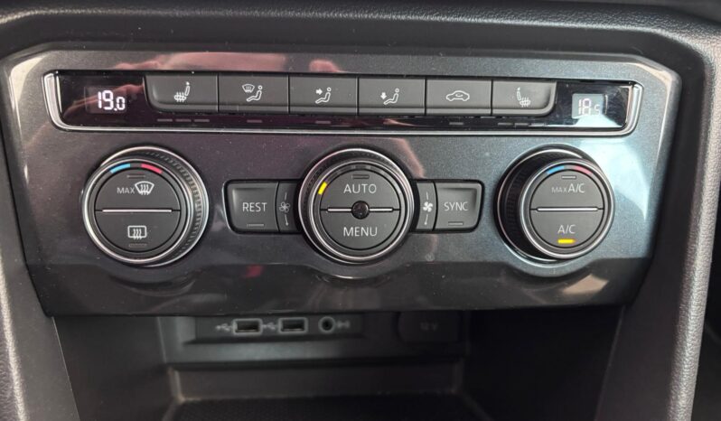 
								Volkswagen Tiguan 2.0 TDI R-line 150CV 4Motion DSG full									