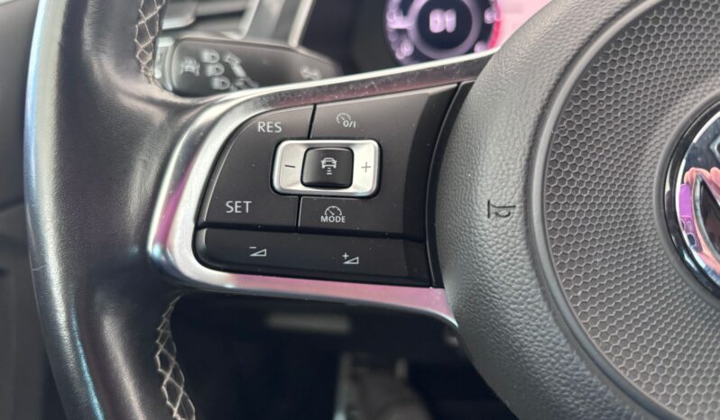 
								Volkswagen Tiguan 2.0 TDI R-line 150CV 4Motion DSG full									