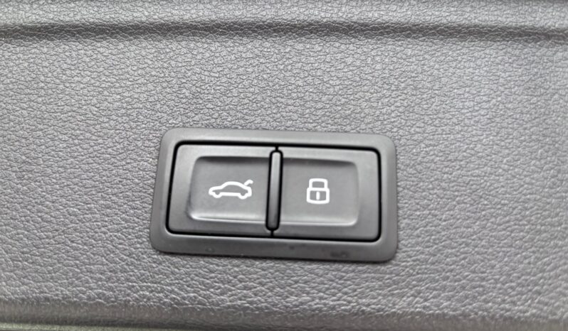
								AUDI A4 Avant 2.0 TDI clean d 150CV S line edition full									