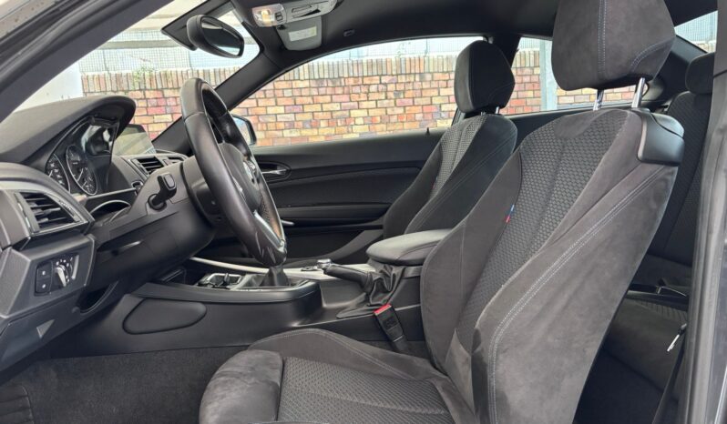 
								BMW Serie 2 218d paquete M full									