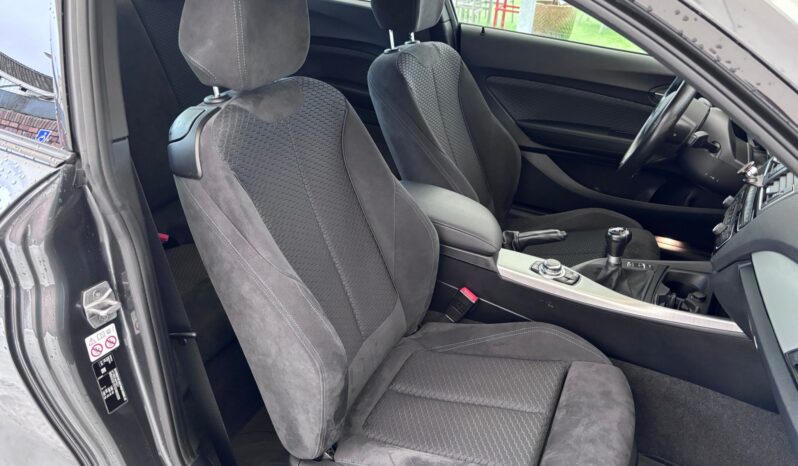 
								BMW Serie 2 218d paquete M full									