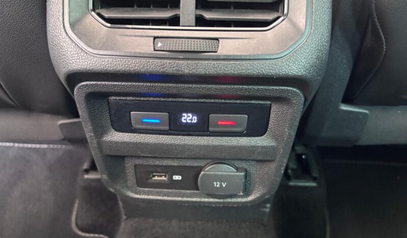 
								Volkswagen Tiguan 2.0 TDI R-line 150CV 4Motion DSG full									