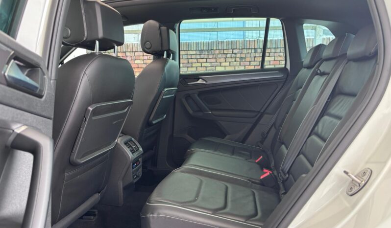 
								Volkswagen Tiguan 2.0 TDI R-line 150CV 4Motion DSG full									