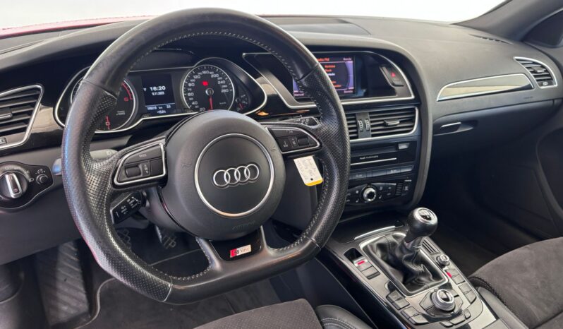 
								AUDI A4 Avant 2.0 TDI 177CV S line edition full									