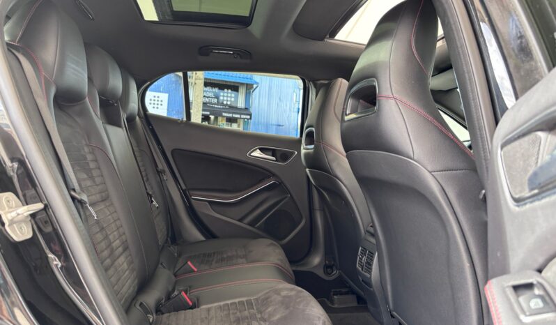 
								MERCEDES-BENZ Clase GLA 220 d AMG Line full									