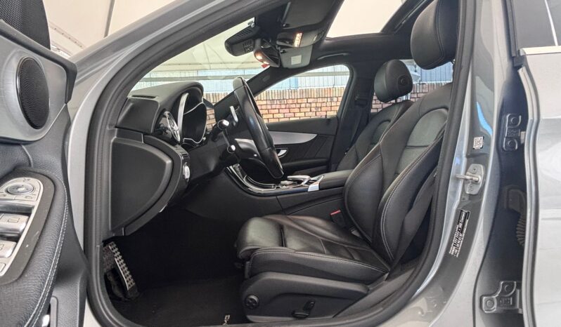 
								MERCEDES-BENZ Clase C 220 d AMG Line Estate full									
