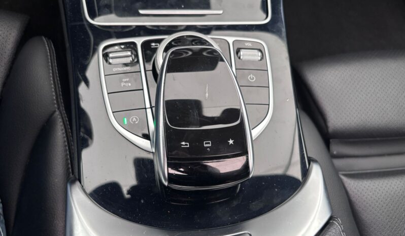 
								MERCEDES-BENZ Clase C 220 d AMG Line Estate full									