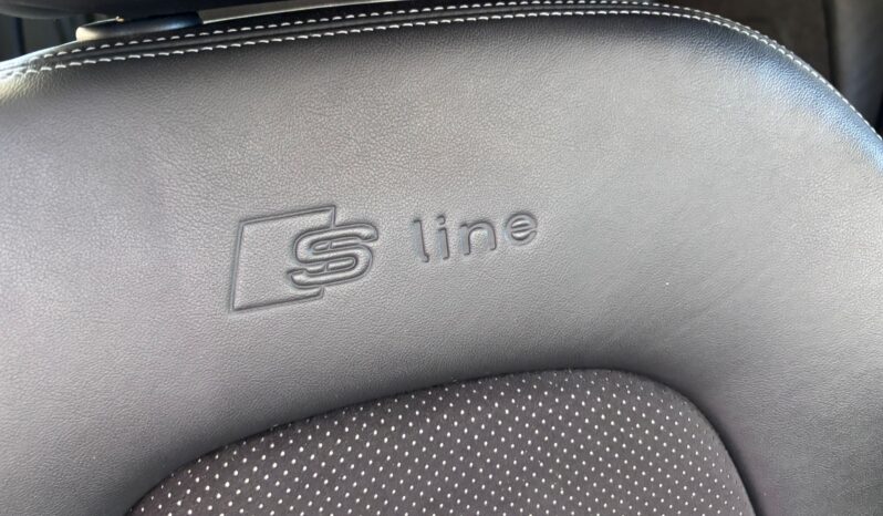 
								AUDI A4 Avant 2.0 TDI 177CV S line edition full									