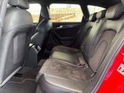 
										AUDI A4 Avant 2.0 TDI 177CV S line edition full									