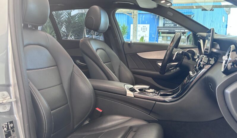 
								MERCEDES-BENZ Clase C 220 d AMG Line Estate full									