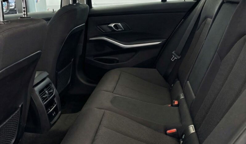 
								BMW Serie 3 318d full									