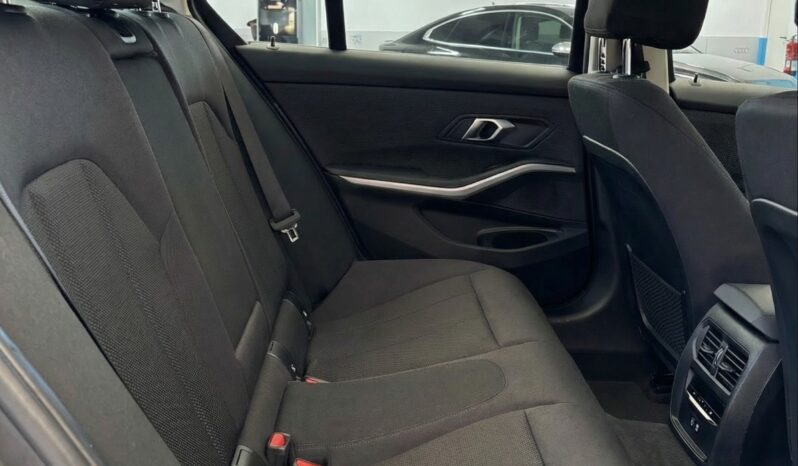 
								BMW Serie 3 318d full									