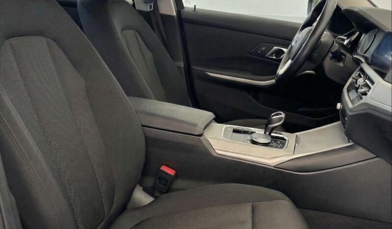 
								BMW Serie 3 318d full									