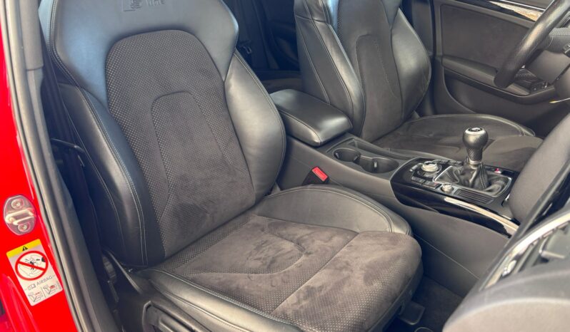 
								AUDI A4 Avant 2.0 TDI 177CV S line edition full									