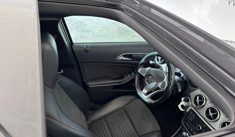 
								MERCEDES-BENZ Clase GLA 220 d AMG Line full									