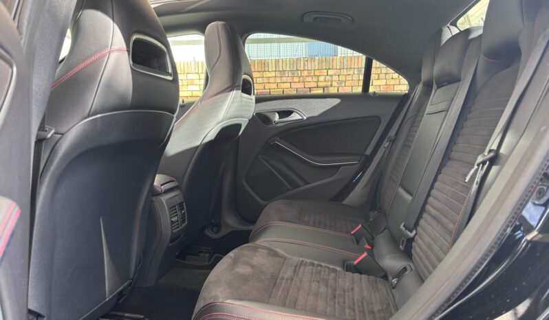 
								MERCEDES-BENZ Clase  CLA 220 d AMG full									