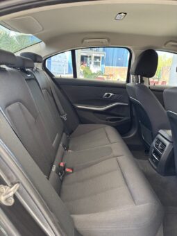 
										BMW Serie 3 318d full									