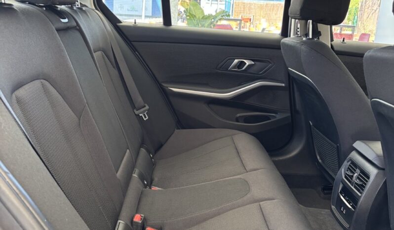 
								BMW Serie 3 318d full									