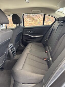 
										BMW Serie 3 318d full									