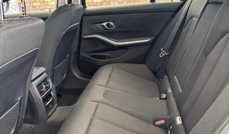 
								BMW Serie 3 318d full									