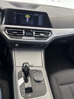 
										BMW Serie 3 318d full									