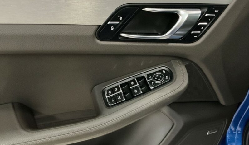 
								PORSCHE Macan S Diesel 159 gkm CO2 full									