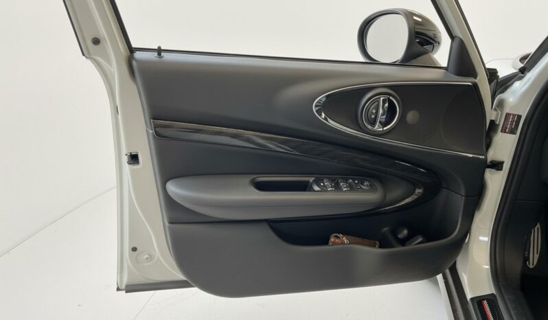 
								MINI CLUBMAN COOPER SD ALL4 AUTO look John Cooper works full									