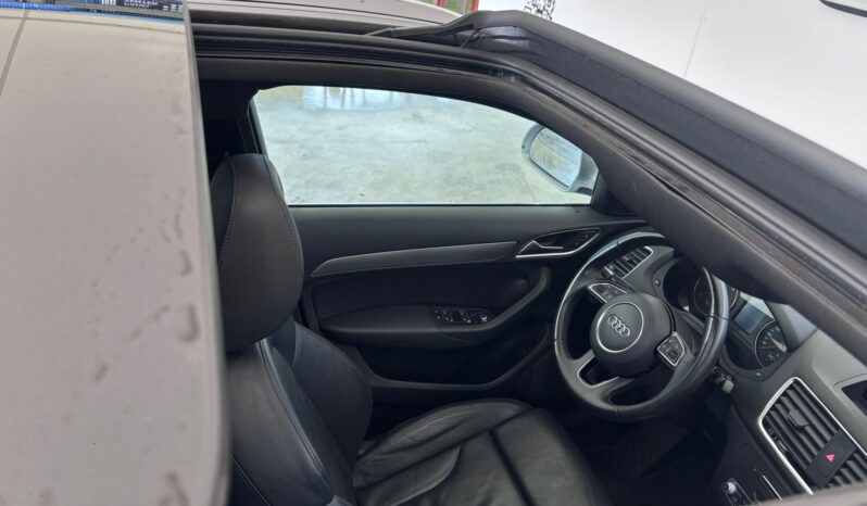 
								AUDI Q3 2.0 TDI 150CV S tronic S-line exterior y techo solar full									