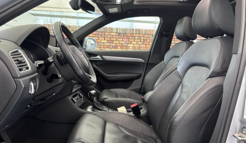 
								AUDI Q3 2.0 TDI 150CV S tronic S-line exterior y techo solar full									