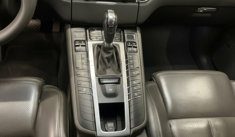 
								PORSCHE Macan S Diesel 159 gkm CO2 full									