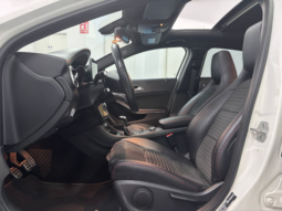 
										MERCEDES-BENZ Clase A 200 d AMG Line full									