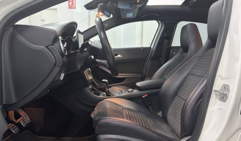 
								MERCEDES-BENZ Clase A 200 d AMG Line full									