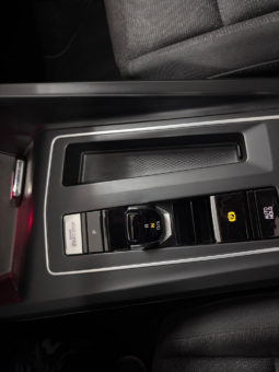 
										VOLKSWAGEN  VIII Golf Life 2.0 TDI 110kW 150CV DSG full									