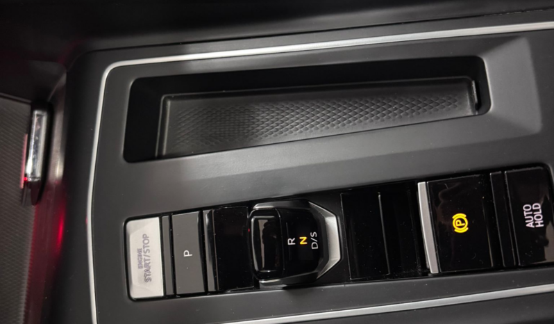 
								VOLKSWAGEN  VIII Golf Life 2.0 TDI 110kW 150CV DSG full									