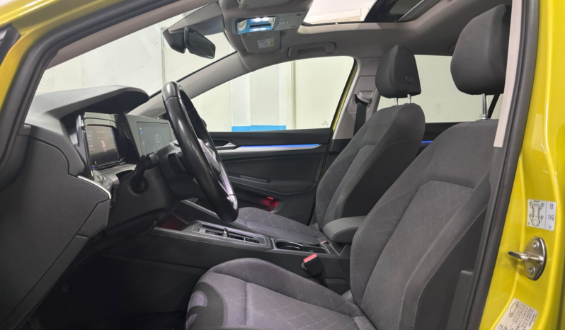 
								VOLKSWAGEN  VIII Golf Life 2.0 TDI 110kW 150CV DSG full									