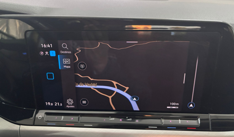 
								VOLKSWAGEN  VIII Golf Life 2.0 TDI 110kW 150CV DSG full									