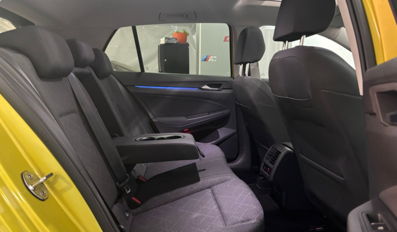 
								VOLKSWAGEN  VIII Golf Life 2.0 TDI 110kW 150CV DSG full									