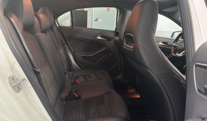 
								MERCEDES-BENZ Clase A 200 d AMG Line full									