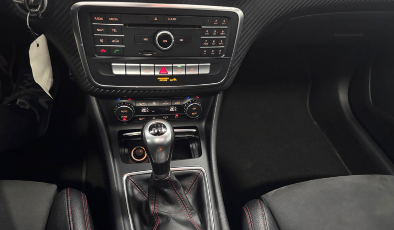 
								MERCEDES-BENZ Clase A 200 d AMG Line full									