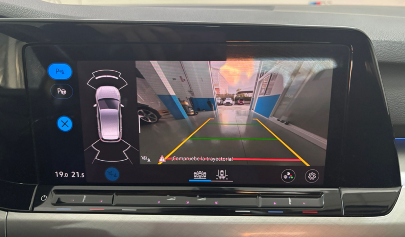 
								VOLKSWAGEN  VIII Golf Life 2.0 TDI 110kW 150CV DSG full									