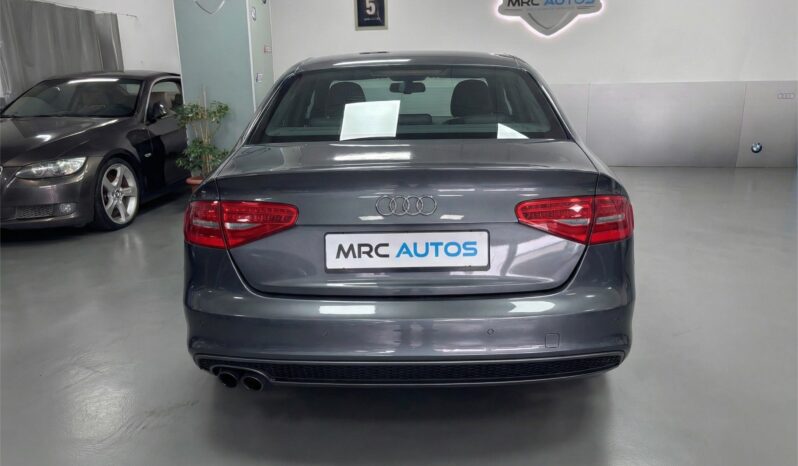 
								AUDI A4 2.0 TDI clean die multit S line edition full									