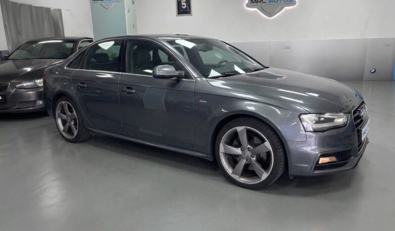 
								AUDI A4 2.0 TDI clean die multit S line edition full									