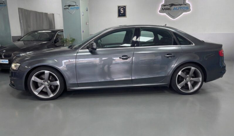 
								AUDI A4 2.0 TDI clean die multit S line edition full									