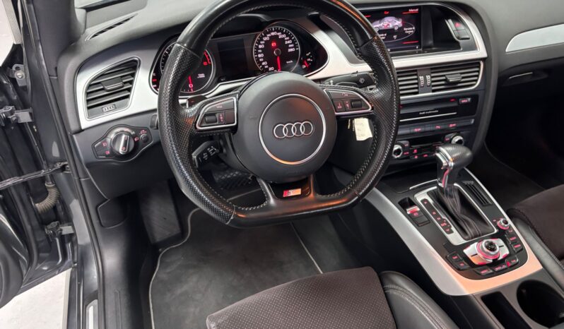 
								AUDI A4 2.0 TDI clean die multit S line edition full									