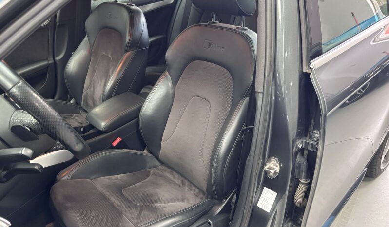 
								AUDI A4 2.0 TDI clean die multit S line edition full									