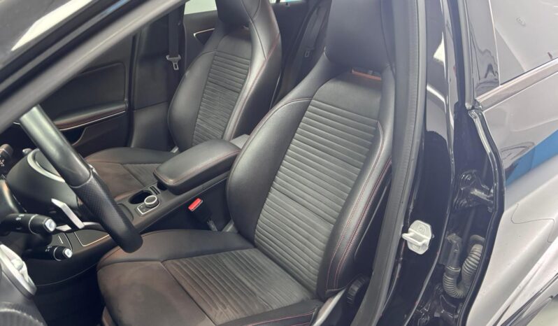 
								MERCEDES-BENZ Clase A A 220 d AMG Line full									