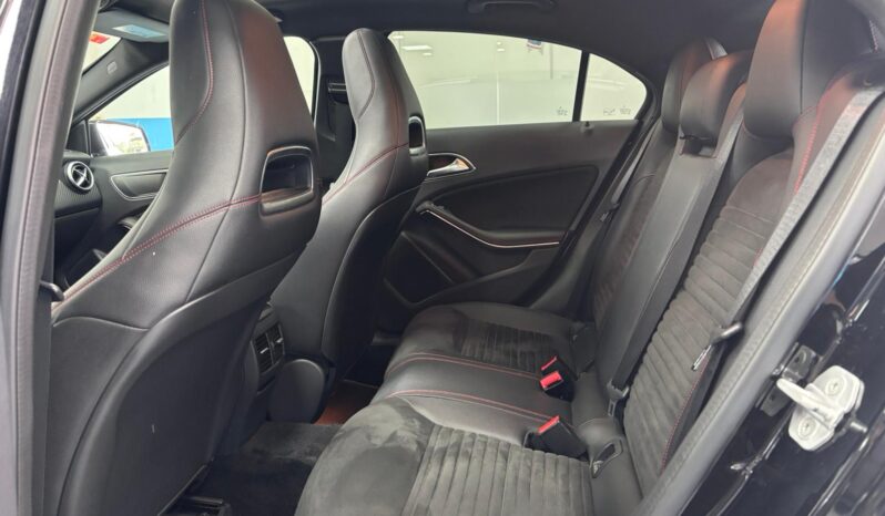 
								MERCEDES-BENZ Clase A A 220 d AMG Line full									