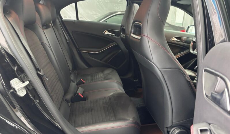 
								MERCEDES-BENZ Clase A A 220 d AMG Line full									