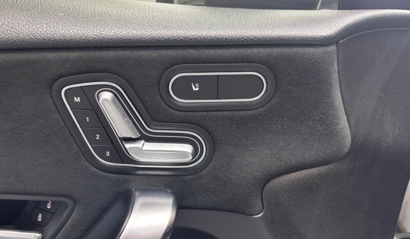 
								MERCEDES-BENZ Clase A A 220 d Amg full									